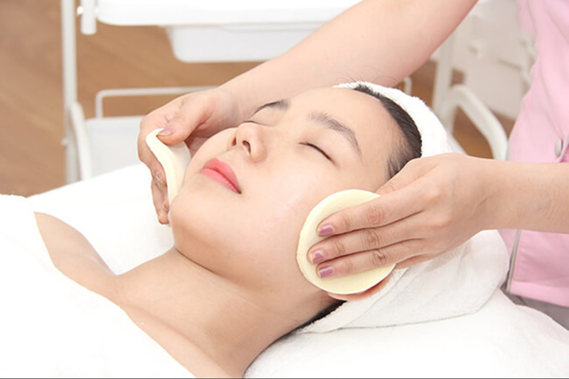 có nên đi spa chăm sóc da