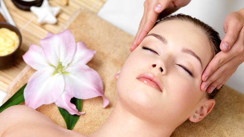 có nên đi spa chăm sóc da