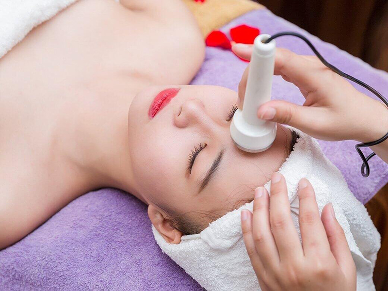 có nên đi spa chăm sóc da